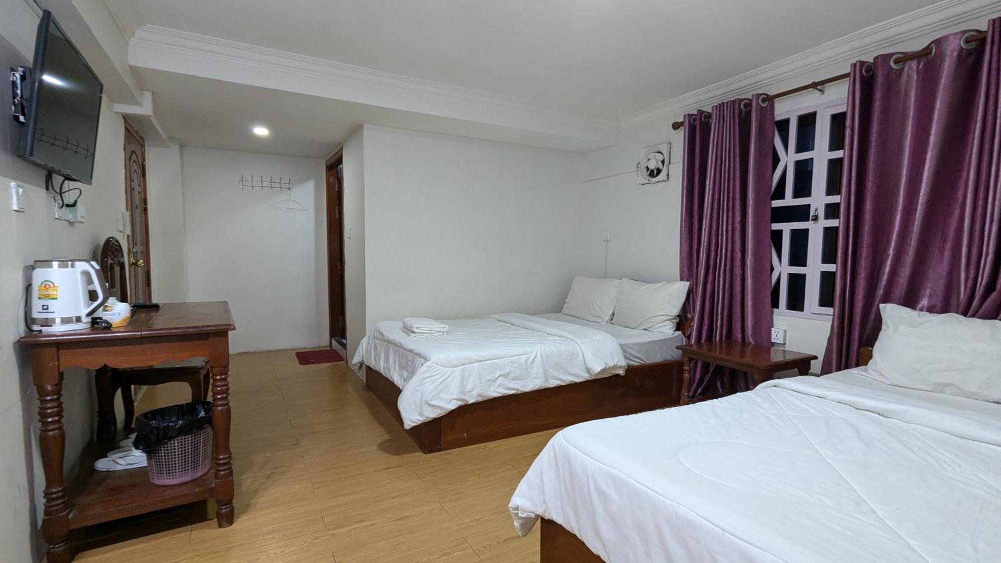 Empire House, Phnom Penh Hotel Exterior photo